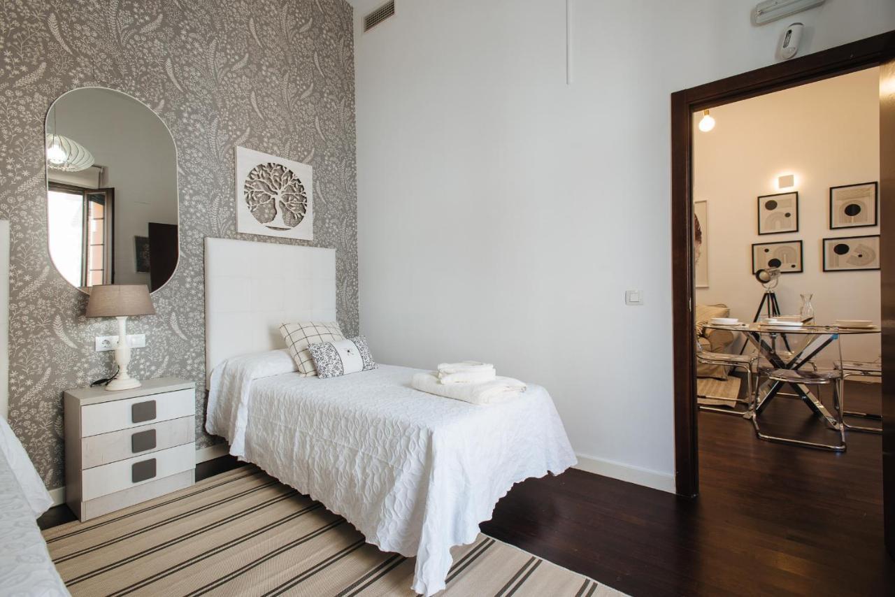 Apartamento Puerta Real - Free Parking Sevilla Exterior foto